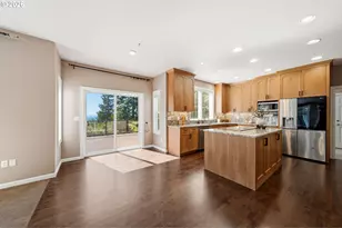 9100 NE Livingston Mountain Ct, Camas, WA 98607 - Photo 12