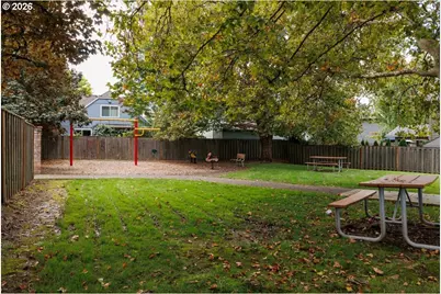 2234 SE 74th Ave, Hillsboro, OR 97123 - Photo 32