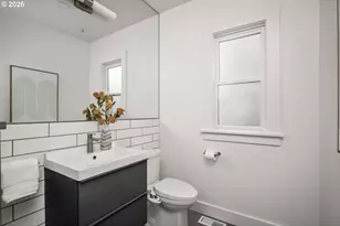 138 NE 18th Ave, Portland, OR 97232 - Photo 22