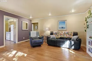 9715 N Syracuse St, Portland, OR 97203 - Photo 6