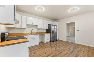 421 Golden Ave, Coos Bay, OR 97420 - Photo 12