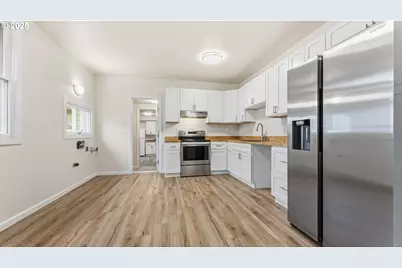 421 Golden Ave, Coos Bay, OR 97420 - Photo 10