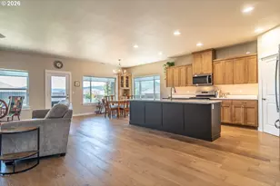 836 Durham Ave, Sutherlin, OR 97479 - Photo 16