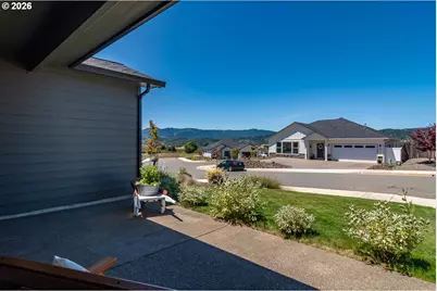 836 Durham Ave, Sutherlin, OR 97479 - Photo 4