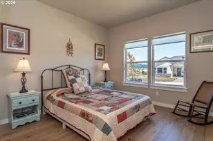 836 Durham Ave, Sutherlin, OR 97479 - Photo 8