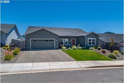 836 Durham Ave, Sutherlin, OR 97479 - Photo 2