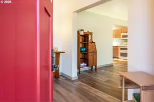 1883 7th St, Springfield, OR 97477 - Photo 2