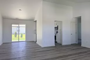 110 Truman Ave, Umatilla, OR 97882 - Photo 2