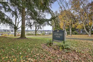 11630 N Island Cove Ln, Portland, OR 97217 - Photo 42