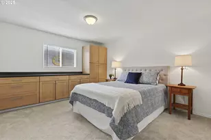 11630 N Island Cove Ln, Portland, OR 97217 - Photo 14