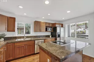 11630 N Island Cove Ln, Portland, OR 97217 - Photo 28