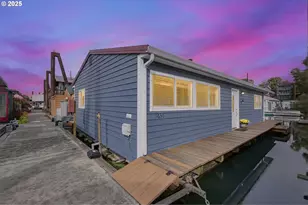 11630 N Island Cove Ln, Portland, OR 97217 - Photo 34