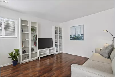 11630 N Island Cove Ln, Portland, OR 97217 - Photo 16