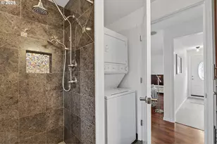 11630 N Island Cove Ln, Portland, OR 97217 - Photo 12