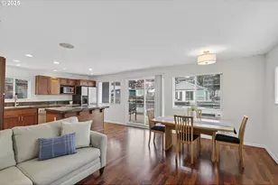 11630 N Island Cove Ln, Portland, OR 97217 - Photo 16