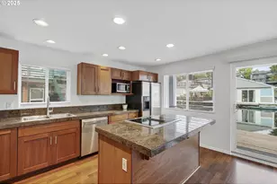 11630 N Island Cove Ln, Portland, OR 97217 - Photo 24