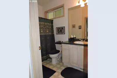 47 SW Gardenia Ave, Warrenton, OR 97146 - Photo 6