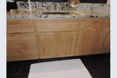 47 SW Gardenia Ave, Warrenton, OR 97146 - Photo 2