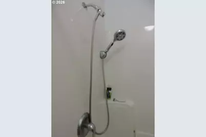 47 SW Gardenia Ave, Warrenton, OR 97146 - Photo 4