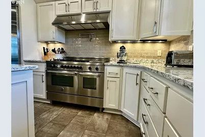 1196 Southridge Way, Roseburg, OR 97470 - Photo 6