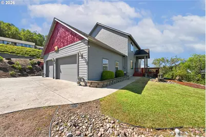 1548 NE Rocky Ridge Dr, Roseburg, OR 97470 - Photo 2