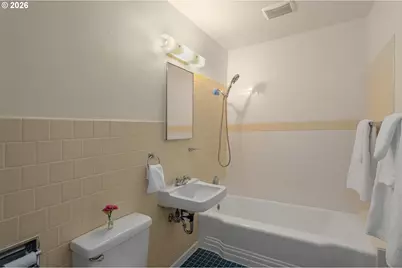 95 SE 87th Ave, Portland, OR 97216 - Photo 8