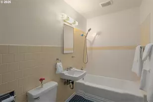95 SE 87th Ave, Portland, OR 97216 - Photo 8