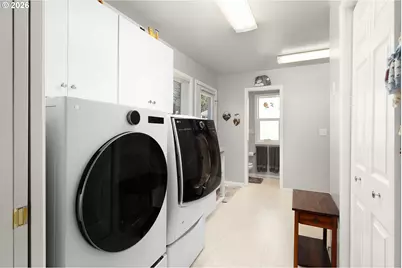 402 Martha Dr, Roseburg North, OR 97495 - Photo 30