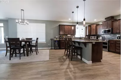 786 North View Dr, Winchester, OR 97495 - Photo 6