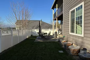 786 N View Dr, Winchester, OR 97495 - Photo 40