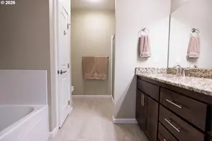 786 N View Dr, Winchester, OR 97495 - Photo 14