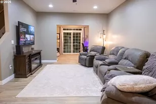 786 N View Dr, Winchester, OR 97495 - Photo 16