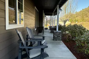 786 N View Dr, Winchester, OR 97495 - Photo 2