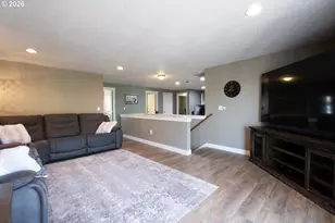 786 N View Dr, Winchester, OR 97495 - Photo 22