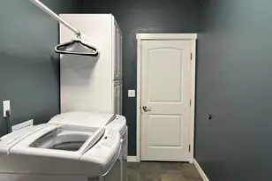 786 N View Dr, Winchester, OR 97495 - Photo 36