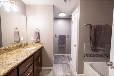 786 North View Dr, Winchester, OR 97495 - Photo 28