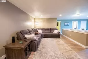 786 N View Dr, Winchester, OR 97495 - Photo 20