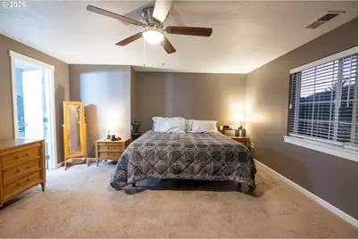 786 North View Dr, Winchester, OR 97495 - Photo 26