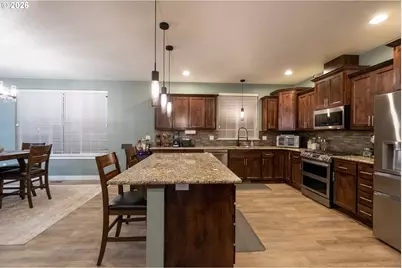 786 North View Dr, Winchester, OR 97495 - Photo 6