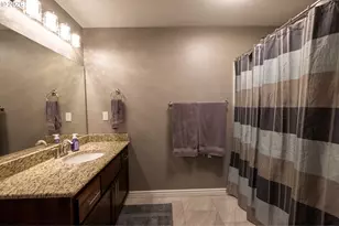 786 N View Dr, Winchester, OR 97495 - Photo 32