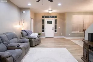 786 N View Dr, Winchester, OR 97495 - Photo 18