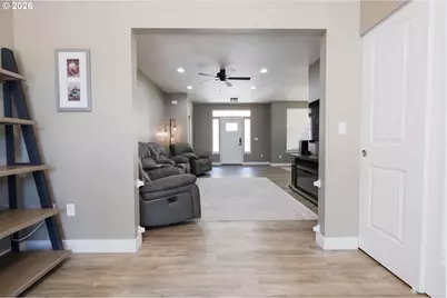 786 North View Dr, Winchester, OR 97495 - Photo 18