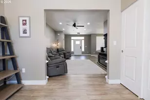 786 N View Dr, Winchester, OR 97495 - Photo 18