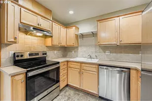 2507 E Burnside St, Portland, OR 97214 - Photo 16