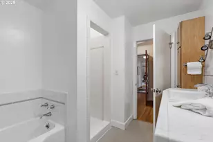 10505 S Hedlund Ave, Portland, OR 97219 - Photo 16