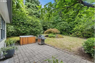 10505 S Hedlund Ave, Portland, OR 97219 - Photo 26