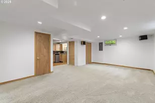 10505 S Hedlund Ave, Portland, OR 97219 - Photo 18