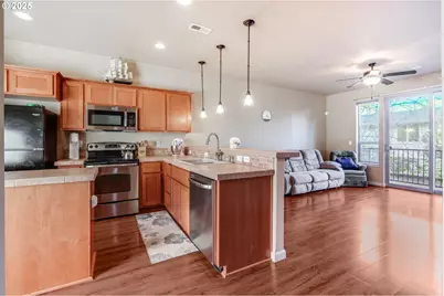 2981 SW 187th Ave, Beaverton, OR 97003 - Photo 2