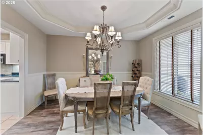 2402 NW Canterbury Dr, Roseburg, OR 97471 - Photo 14