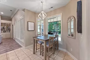 2402 NW Canterbury Dr, Roseburg, OR 97471 - Photo 8